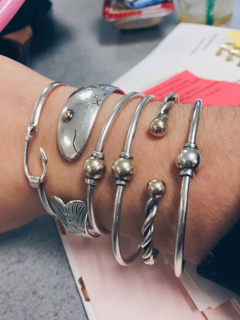 stay sassy xoxo;* Cape Cod Bracelet, Cape Cod Jewelry, Bracelets Handmade Diy, Stacked Jewelry, Jewelry Lookbook, Girly Jewelry, Jewelry Inspo, Arm Candy, Cape Cod