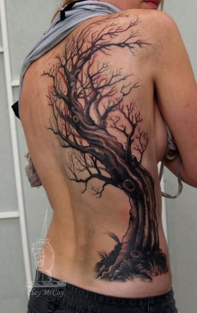 Pretty Tree Tattoo on Back Pattern Tattoos, Tree Tattoo Back, Oak Tree Tattoo, Stylish Tattoo, Tree Tattoo Designs, Irezumi Tattoos, Geniale Tattoos, E Tattoo, Pattern Tattoo