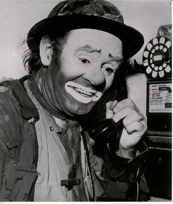 Emmett Kelly the famous sad faced clown. First photo of him smiling in his makeup getting news over the phone that his daughter had been born. And my dad took that photo!! :) Emmett Kelly Clown, Famous Clowns, Emmett Kelly, Barnum Bailey Circus, Send In The Clowns, Circus Clown, Clowning Around, Evil Clowns, A Clown