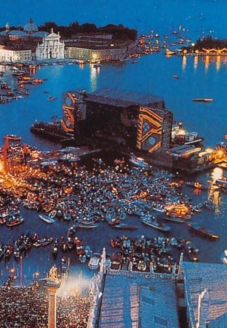 Pink Floyd concert in Venice on July 15, 1989 Pink Floyd Images, Bella Venice, Pink Floyd Concert, Pink Floyd Live, David Gilmour Pink Floyd, Comfortably Numb, Richard Williams, Beat Generation, Concert Stage