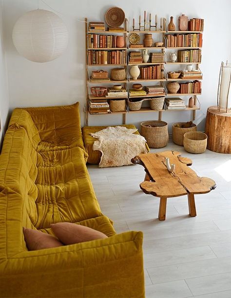 Sarah Shabacon, Vintage Bamboo Chairs, Style Californien, Airy Bedroom, Yellow Sofa, Togo Sofa, Bamboo Chair, Cabin Ideas, City House