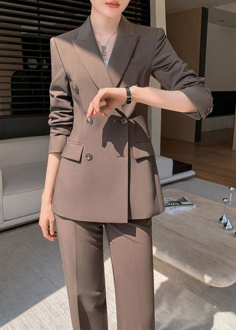 Classy Business Outfits, Blazer Outfits For Women, Effortless Outfit, Stylish Work Attire, Woman Suit Fashion, Classy Work Outfits, Easy Trendy Outfits, Stylish Work Outfits, Modest Fashion Outfits