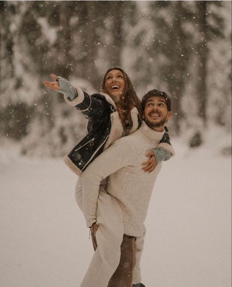 Winter Couple Pictures, Couple Photography Winter, Snow Engagement Photos, Winter Engagement Pictures, Snow Photoshoot, Canada Trip, In Love Again, Lean In, Snow Pictures