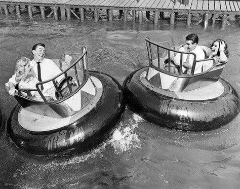 1960 The Water Bug ride at Riverview Amusement Park. Victorian Carnival, Couple In Water, Vintage Fairground, Water Bug, Riverview Park, Three Amigos, Amusement Rides, Tunnel Of Love, River View