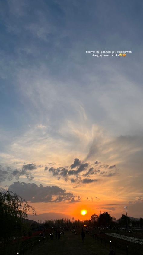 Sky Snaps, Sky Snap, Sunset Captions For Instagram, Sunset Captions, Nature Photography Quotes, Sunset Quotes Instagram, Beautiful Summer Wallpaper, Sky Quotes, Easy Photography Ideas