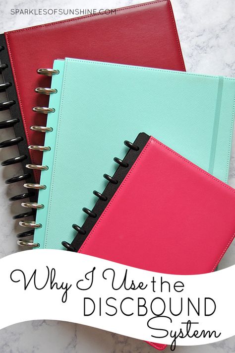 Want to stay organized? Find out why the discbound system of binder notebooks and planners is the best way to keep yourself organized. via @christieselken Disc Notebook, Homemade Planner, Diy Binder, Discbound Notebook, Arc Notebook, Discbound Planner, Planner Setup, Notebook Organization, Learn Calligraphy