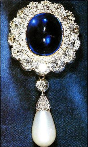 Marie Feodorovna, Dagmar Of Denmark, Romanov Jewels, Sapphire Brooch, Maria Feodorovna, Royal Crown Jewels, Queens Jewels, Romanov Dynasty, Reine Elizabeth