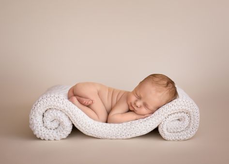 Born Baby Photos, Diy Newborn Photography, Newborn Photography Tips, Foto Newborn, Baby Fotografie, Baby Pictures Newborn, Newborn Photography Poses, Newborn Baby Photoshoot