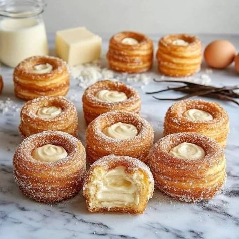 Aiza Cantos Alido Cronuts Recipe, Cronut Recipe, Chocolate Caramel Cake, Chocolate Chip Pecan Cookies, Flours Banana Bread, Pumpkin Dishes, Chilled Desserts, Greek Lemon Chicken, Cronut