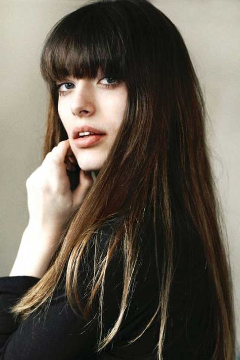 Eye-Grazing Bangs - There's no denying the fact that the 60s ushered in some major hair and makeup trends. Fast forward to 2019 and a lot of them are back... Brown Hair And Bangs, Side Fringe Hairstyles, Hair Bangs, Fringe Hairstyles, Long Brown Hair, Long Hair With Bangs, Haircuts With Bangs, Medium Hair Cuts, Hair Envy