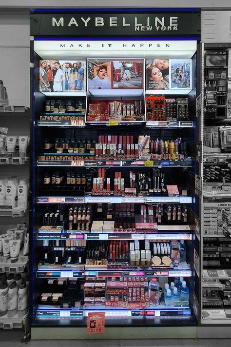 Rak Display, Lush Store, Makeup Display, Skincare Store, Salon Suites Decor, Cosmetics Store, Good Morning Beautiful Gif, Supermarket Design, Lip Makeup Tutorial