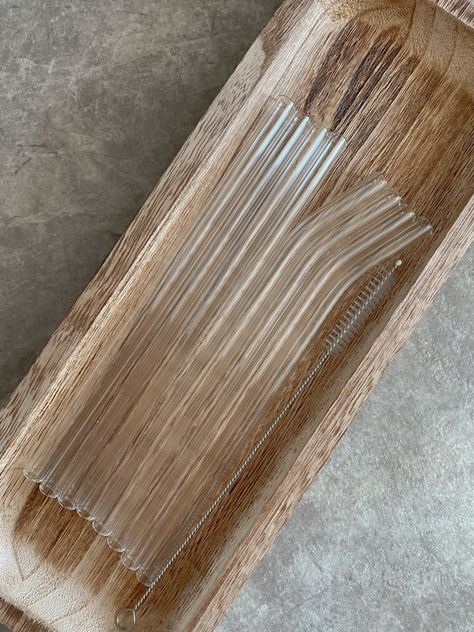 Clear Glass Straws, Reusable Straws Aesthetic, Kitchen Wear Aesthetic, Glass Straws Aesthetic, Glass Straw Aesthetic, Crockery Design, House Organisation, Kitchen Gadgets Unique, Eating Utensils