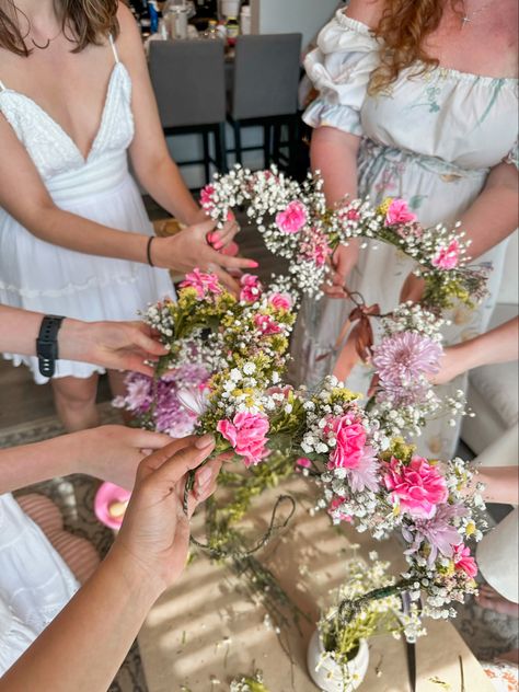 Midsummer Nights Dream Aesthetic Party, Hoco Morning, Midsommar Birthday, Ethereal Party, Flower Crown Birthday, Summer Girls Night, Flower Crown Party, Sisterhood Activities, Midsummer Party