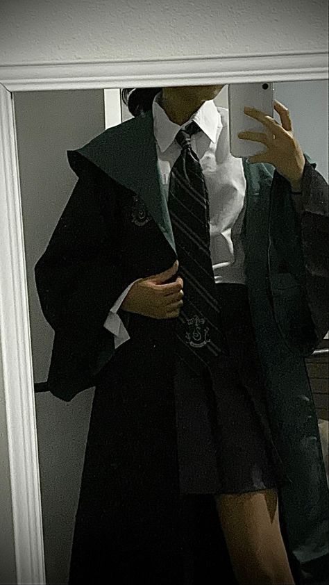 Slytherin Uniform Female, Slytherin Aesthetic Outfit, Slytherin Uniform, Harry Potter Uniform, Slytherin Costume, Slytherin Clothes, Slytherin Outfit, Slytherin Fashion, Hogwarts Uniform