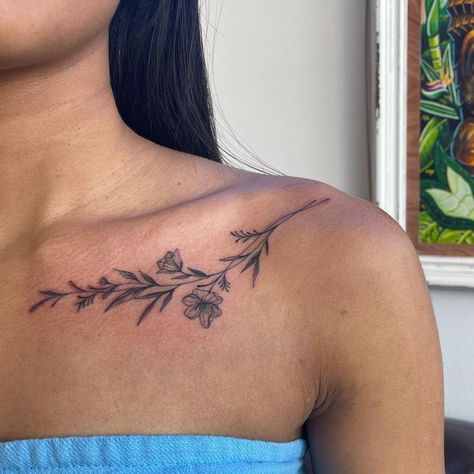 women tattoo ideas Detailed Tattoos, Cowgirl Tattoos, Basic Tattoos, Small Chest Tattoos, Women Tattoos, Flower Tattoo Shoulder, Petite Tattoos, Vine Tattoos, Chest Tattoos For Women