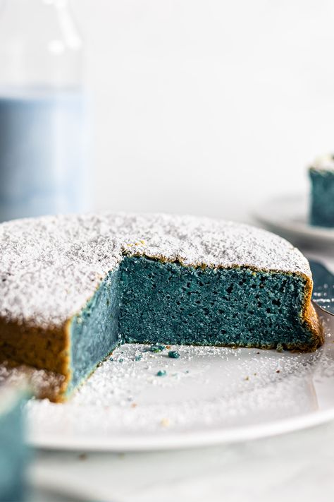 butterfly pea blue cake on a plate Pea Cookies, Pea Cake, Butterfly Pea Powder, Blue Butterfly Pea Flower, Apple Recipes Healthy, Passion Fruit Curd, Allergen Free Recipes, Blue Cookies, Blue Desserts