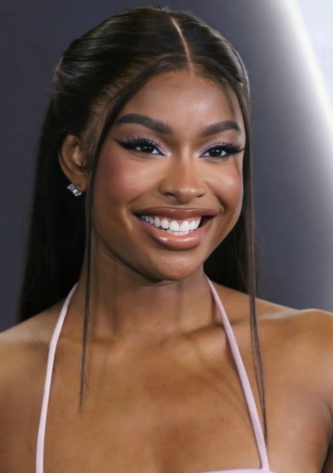 Coco Jones, Makeup For Black Skin, Brown Skin Makeup, Pelo Afro, Dark Skin Beauty, Girls Makeup, Pretty Makeup, Cute Makeup, Brown Skin