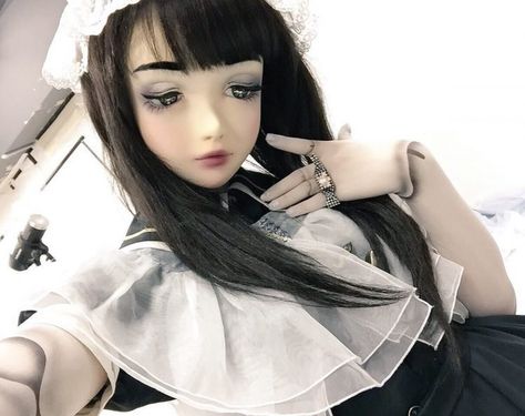 Lulu Hashimoto - Japan's Creepy Real-Life Living Doll - http://www.odditycentral.com/news/lulu-hashimoto-japans-creepy-real-life-living-doll.html Real Life Doll, Doll Garden, Human Doll, Doll Japan, Real Doll, Living Dolls, Pretty Images, Doll Fashion, Anime Dolls