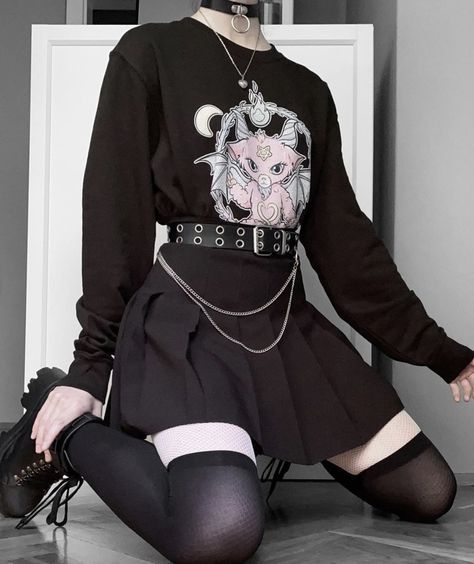 #fashion #alternative #alternativegirl #altgirl #fit #outfit #outfitinspiration #goth #style #gothstyle #hellokitty #outfitideas #emo #grunge #egirl Pastel Egirl Fashion, Pastel Egirl, Grunge Egirl, Fashion Alternative, Egirl Fashion, E Girl Outfits, Emo Grunge, Egirl Outfits, Preformance Outfits