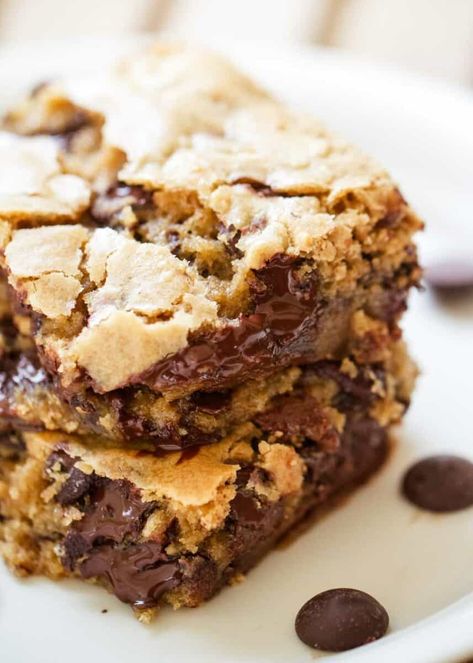 Congo Bars (Chocolate Chip Cookie Bars) - I Heart Naptime Congo Bars Recipe, Chewy Chocolate Chip Cookie Bars, Congo Bars, Elvis Presley Cake, Chocolate Cookie Bars, Chocolate Chip Cookie Pie, Bars Chocolate, Chocolate Chip Cookie Bars, Clam Recipes