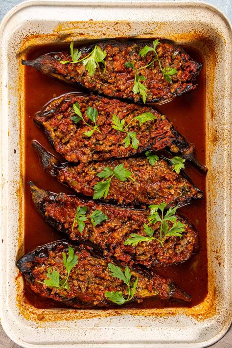 Turkish Stuffed Eggplant, Easy Armenian Recipes, Stuffed Eggplant Recipes, Healthy Mediterranean Dinner, Turkish Dinner, Turkish Eggplant, Beef Recipes Easy Dinners, Mediterranean Dinner, Stuffed Eggplant