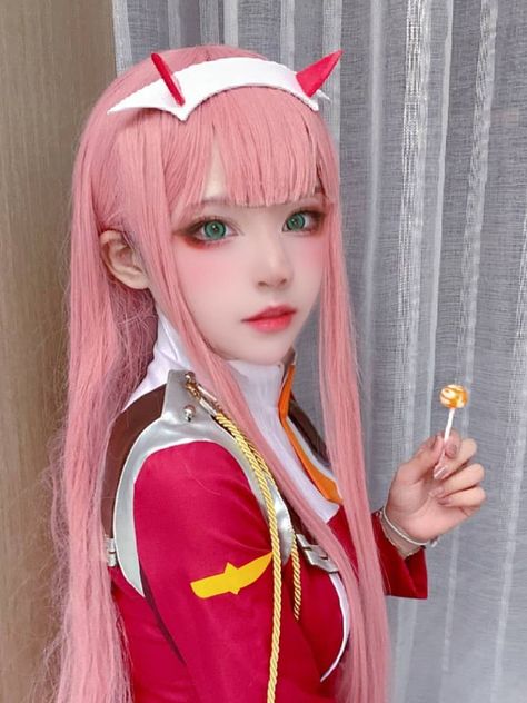 #seeu #zero02 Kawaii, Zero Two Makeup, Cosplay Zero Two, 2000s Makeup Looks, Zero Two Cosplay, Fix Makeup, Cosplay Cute, Style Korea, Lots Of Makeup