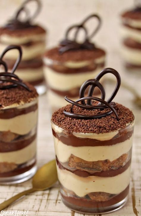 Almond Trifle, Desserts With Chocolate, Chocolate Tiramisu Recipe, Chocolate Tiramisu, Mini Dessert Cups, Dessert Shots, Tiramisu Dessert, Individual Desserts, Tiramisu Cake