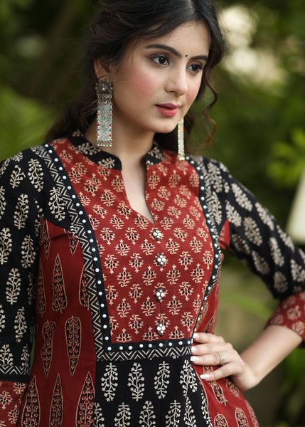 Latest Kurtis For Women, Ajrakh Kurta Designs Latest, Ajrakh Print Kurti Design, Kurti With Yoke Pattern, Bagh Print Suits Design Latest, Nehru Collar Kurti Women, Sujatra Kurti, Kalamkari Kurta Designs Women, Cotton Printed Salwar Suit Designs