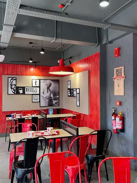 Black White Food, Resturant Interior Design, Restaurant Table Design, Kfc Restaurant, Small Restaurant Design, Cafe Menu Design, Coffee Shop Interior Design, White Food, Kiosk Design