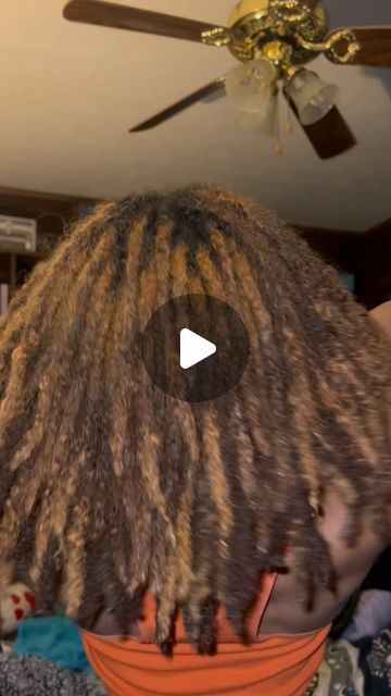 𝓛𝓸𝓬 𝓭𝓲𝓪𝓻𝔂 ✨🌱 on Instagram: "Length comin along 🙌🏽😆
-
-
#locs #viralreels #locs_18 #womanwithlocs #butterflylocs #explorepage" How To Dye Locs Black Women, Dyeing Locs How To, Loc Dye Ideas Dark Skin, 60 Locs, Yellow Locs Black Women, Cute Locs, Color Locs Black Women, Two Tone Locs, Loc Dye Ideas