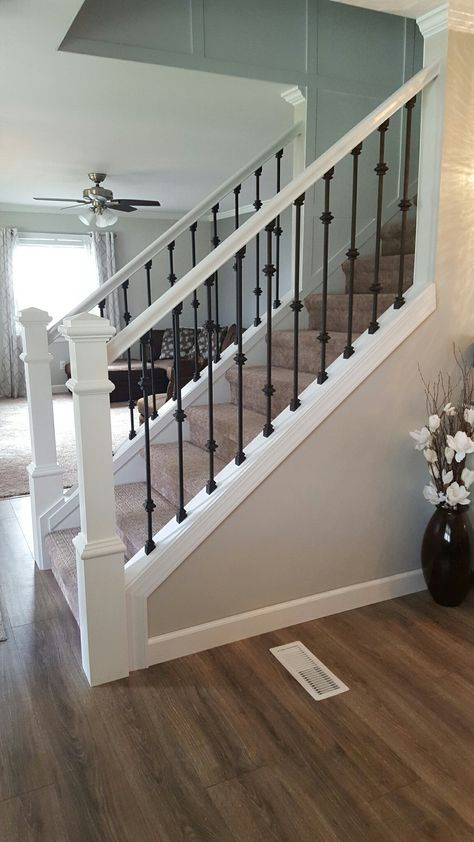 Staircase Stair Railing Makeover, Staircase Styles, Interior Stair Railing, Stairs Renovation, Modern Stair Railing, Stair Banister, Staircase Railing Design, Iron Stair Railing, Stairs Makeover