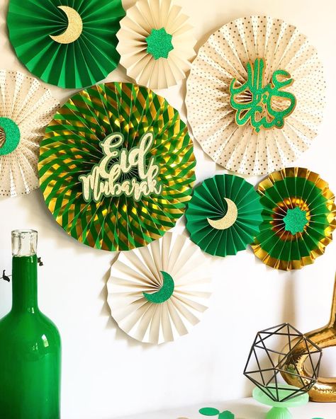 Hena Haque on Instagram: “This year’s Eid paper fans were now available! I chose a bit of a traditional color scheme with the classic green and gold combo, but with…” Eid Ul Fitr Decorations, Diy Eid Decorations, Ap Logo, Eid Mubarak Decoration, Eid Milad Un Nabi, Fans Only, Eid Milad, Ramadan Kareem Decoration, Eid Crafts