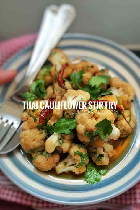 Thai Cauliflower Stir Fry Recipe-add eggs and crabmeat!| Simple. Tasty. Good. Thai Cauliflower, Easy Thai Recipes, Cauliflower Stir Fry, Valentines Food Dinner, Crunchy Vegetables, Easy Vegetable Side Dishes, Healthy Vegetarian Dinner, Healthy Side Dish, Stir Fry Recipe