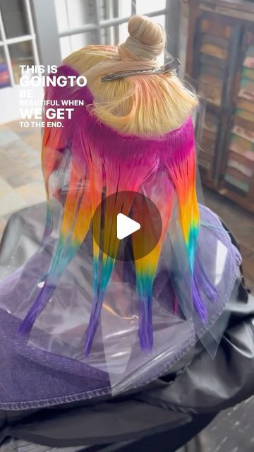 Sydney Lopez 🌈 Rainbow Hair Edu 🌈 Social Stagies on Instagram: "High Impact Halo: Creative Colorist… TRY THIS! #creativesectionswithsyd #highimpacthalo   Color// Goldwell Elumen Play   🌈Backdrop: this is your perimeter… The outside of your Sectioning, where you will create a more solid color palette that will enable your halo section to really pop off of the backdrop  🌈Halo: this is where your detail work comes in… Whether it be color melting, pops of something brighter, or rainbow panels… This is where you can make your detail work shine  🌈Crown: a large crown section (as used here) allows for high contrast colors to the top, or an overall color palette that feels consistent. A smaller crown section allows your halo section to be the star of the day. The smaller section will act as a Fun Hidden Hair Color Ideas, Fun Ways To Color Hair, Split Colored Hair, Section Hair For Color, Star Sectioning Hair Color, Blonde Hair Rainbow Highlights, Bright Colored Hair Ideas, Prism Hair Color Technique, Rainbow Halo Hair