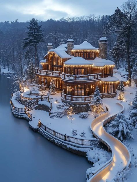 Snowy Mansion, Luxury Winter Cabin, Winter Mansion, Big Mansion, Mountain Mansion, Waiting Room Design, Old Money House, Big Mansions, Fairytale House