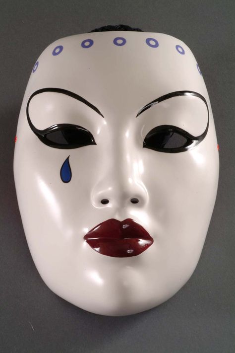 Painted mask Mascara Design Ideas, Kabuki Tattoo, School Makeup Ideas, Masks Paper Mache, Kabuki Mask, Japanese Noh Mask, Fencing Mask, Blank Mask, Japanese Masks