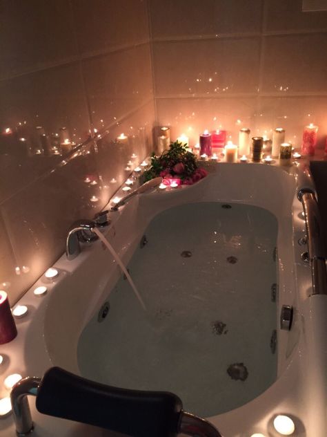 Luxe Bath Goals, Sparkly Candles, Vevey, Romantic Date Ideas, Diy Spa, Best Bath, Relaxing Bath, Perfect Date, Bubble Bath