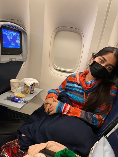 Vistara Flight Snapchat, Night Flight Snapchat, Flight Snapchat Stories, Flight Snapchat, Flight Snap, Airport Aesthetics, Flight Aesthetic, Travelling Aesthetic, Couples Hidden Face Pics