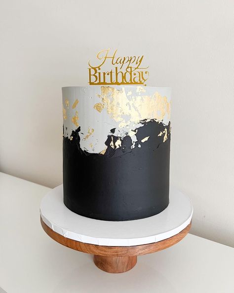 Mad Sweet Cakes on Instagram: “✨Happy…” Male 50th Birthday Cake Ideas, Black And Silver Cake, Male Birthday Cake, Black And Gold Birthday Cake, Male Cakes, Bolo Black, 40th Birthday Cakes For Men, 18th Ideas, Gold Cakes