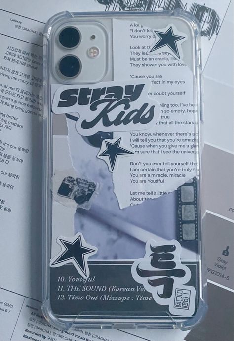 Buku Diy, Iphone And Airpods, Clear Phone Case Design, Cute Iphone Cases, Kpop Phone Cases, Diy Phone Case Design, Iphone Airpods, Stay Kids, Iphone Case Stickers