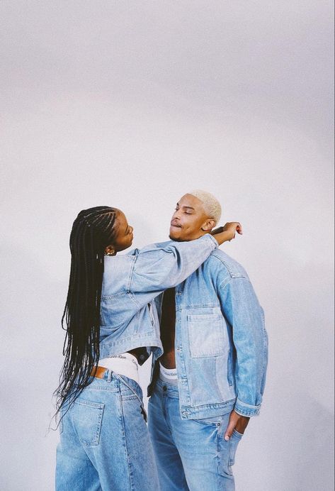 2000s Couple Photoshoot, Denim Photoshoot, Look 80s, Swag Couples, Lover Girl, Anniversary Photoshoot, Glam Photoshoot, Cute Couple Outfits, Black Love Couples