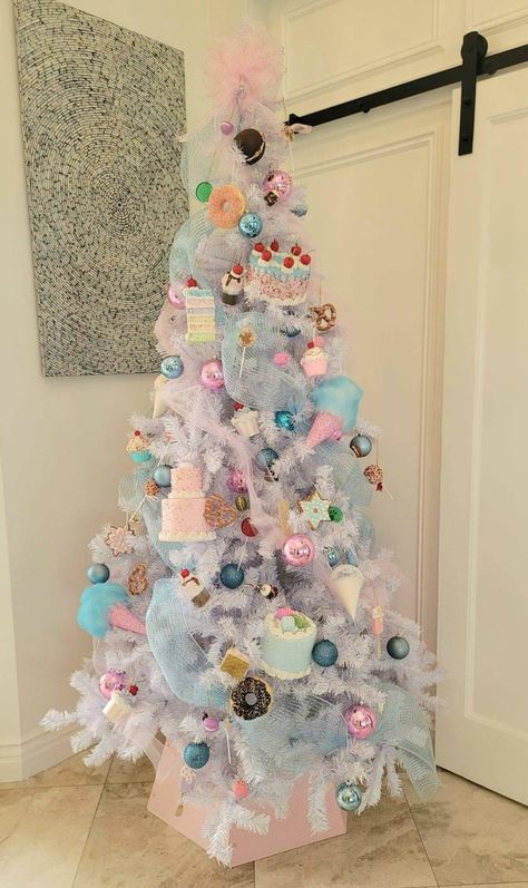 Complete Candy Christmas Tree Kit Candy Land Cake Pastel - Etsy Candy Land Cake, Candyland Cake, Christmas Tree Kit, Candy Christmas Tree, Candy Tree, Pastel Christmas, Christmas Tree Inspiration, Candy Christmas, Navidad Diy