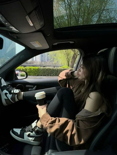 Castle House Design, Passenger Princess, Car Poses, Celebrity Casual Outfits, The Passenger, Emotional Photography, Foto Poses, Instagram Pose, Body Poses