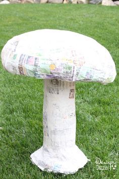 How to paper mache a giant mushroom. Please, please, please can we make this??? I was thinking we can paint it dark green and have a few for the swamp How To Paper Mache, Paper Mache Mushroom, Diy Paper Mache, Enchanted Forest Party, Giant Mushroom, Fairy Garden Birthday Party, Alice In Wonderland Tea Party Birthday, Forest Birthday, Forest Party