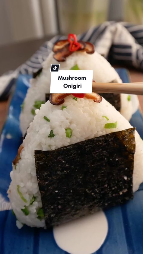 Vegetarian Onigiri Filling, Onigiri Vegetarian, Mushroom Onigiri, Onigiri Ideas, Vegetarian Onigiri, Onigiri Filling, Low Cholesterol Diet, Cholesterol Diet, Rabbit Food