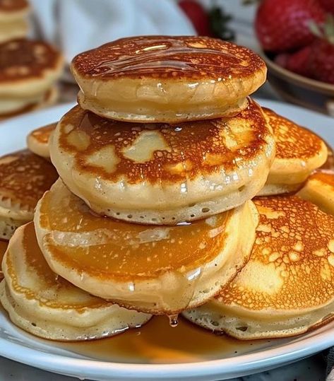 Ww Pancakes, Old Fashioned Pancake Recipe, Old Fashioned Pancakes, Weight Watchers Pancakes, Greek Yogurt Pancakes, Yogurt Pancakes, Keto Pancakes, Sugar Free Syrup, Fluffy Pancakes