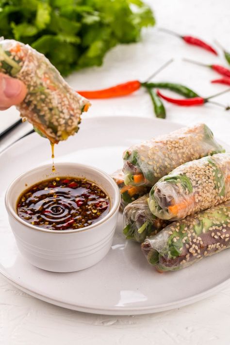 Cold Rolls, Green Pasta Recipe, Spring Roll Recipes, Vietnamese Spring Rolls Recipe, Garden Party Picnic, Salad Roll, Thai Spring Rolls, Vegetarian Spring Rolls, Asian Cafe