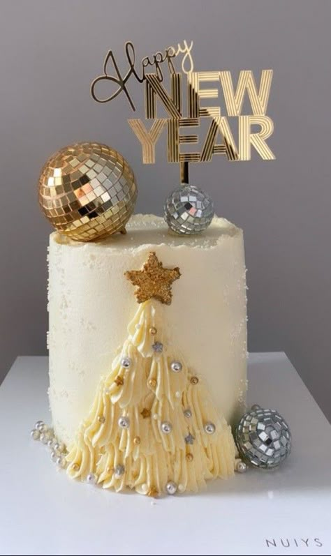 New Year’s Eve Themed Cakes, Happy New Year 2024 Cake, New Year Cake Design Ideas 2025, New Years Cake Decorating Ideas, New Years Cakes Ideas, New Years Cake Design, Nye Cake Ideas, January Cakes, New Year’s Eve Cake