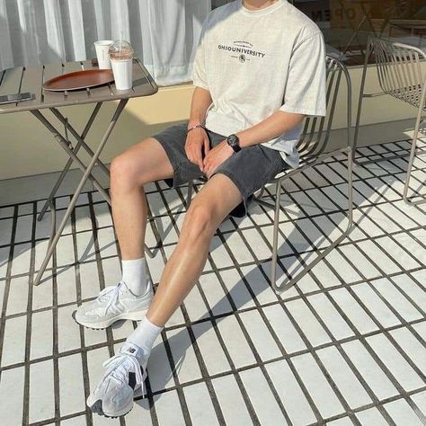 Simple Casual outfits for Summer Simple Street Style Outfit Men, Nb 327 Outfit Men, Style Outfits Men, The Summer Of Broken Rules, Yellow Shirt Men, 2022 Street Style, Korean Street Fashion Men, Man Dress, Mens Business Casual Outfits