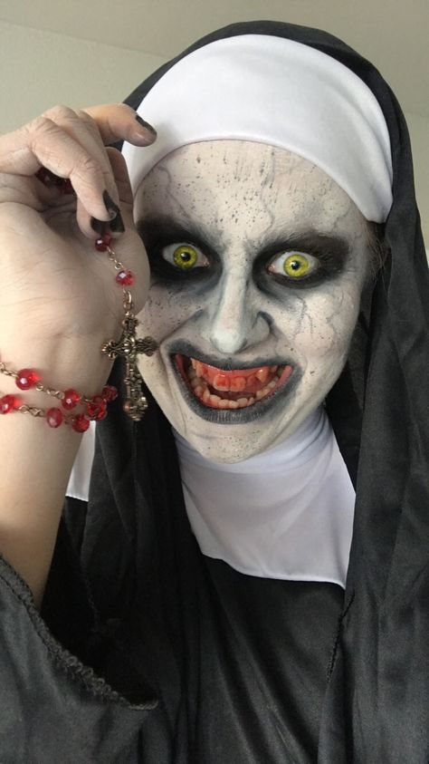 Nun Face Paint, Creepy Nun Makeup, Scary Nun Makeup, Valak Makeup, The Nun Makeup, Movie Character Makeup, Doll Makeup Halloween, Tomas Shelby, Nun Halloween